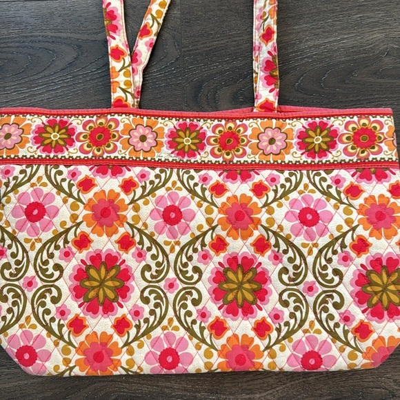 Vera Bradley Bag. Retired Folkloric pink and orange tote. Great condition! - Picture 2 of 5